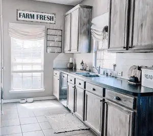 White Washed Cabinets The Diy Vibe