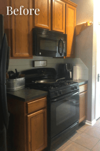Outdated Oak Kitchen cabinets before