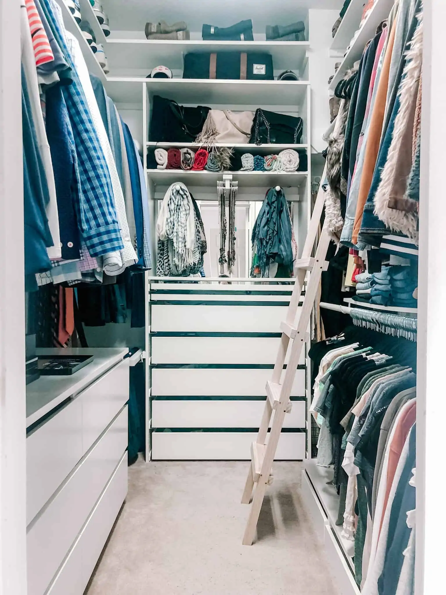 Closet Space Savers: Maximizing Your Closet Space